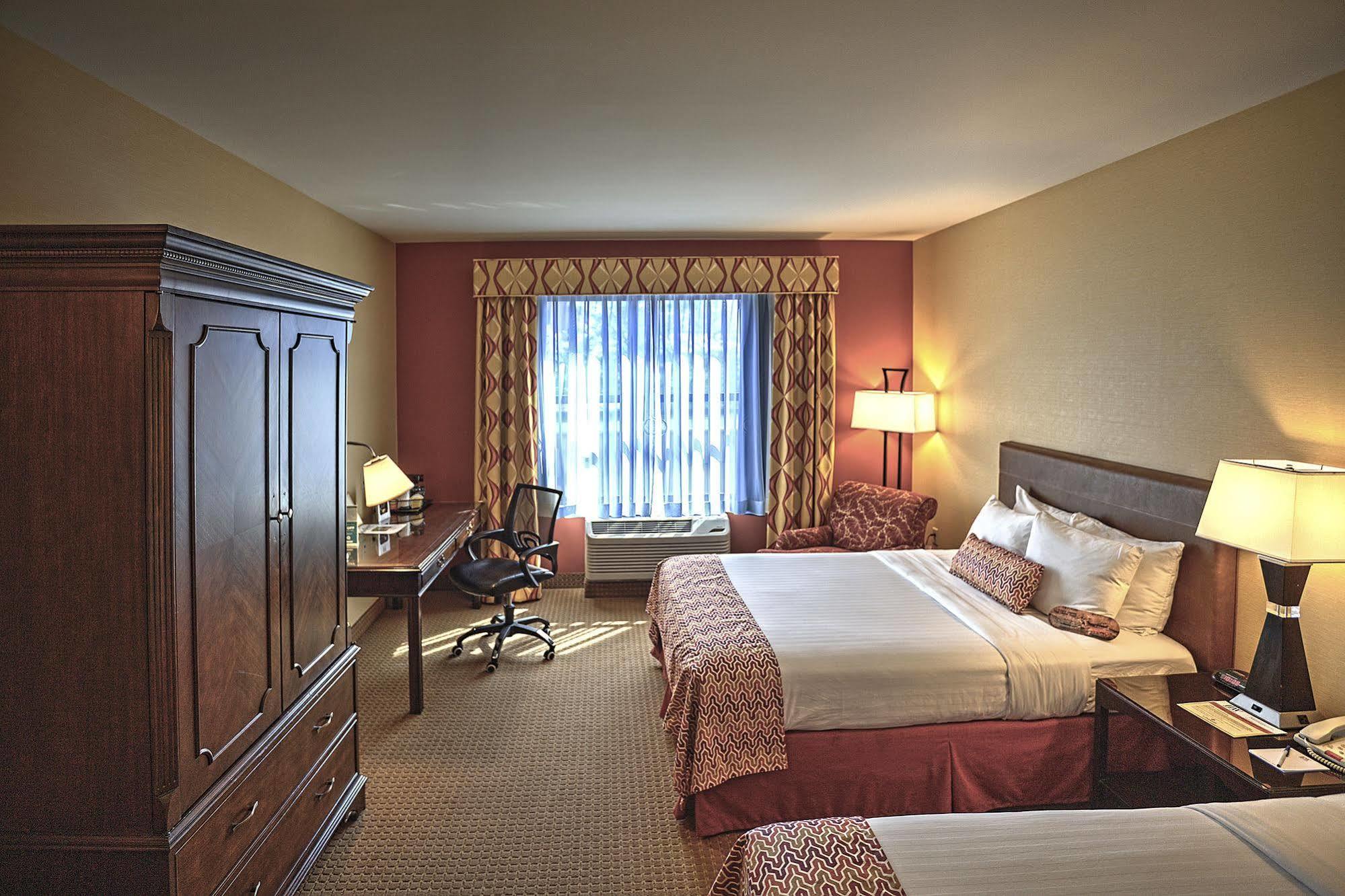 Hotel The Warner