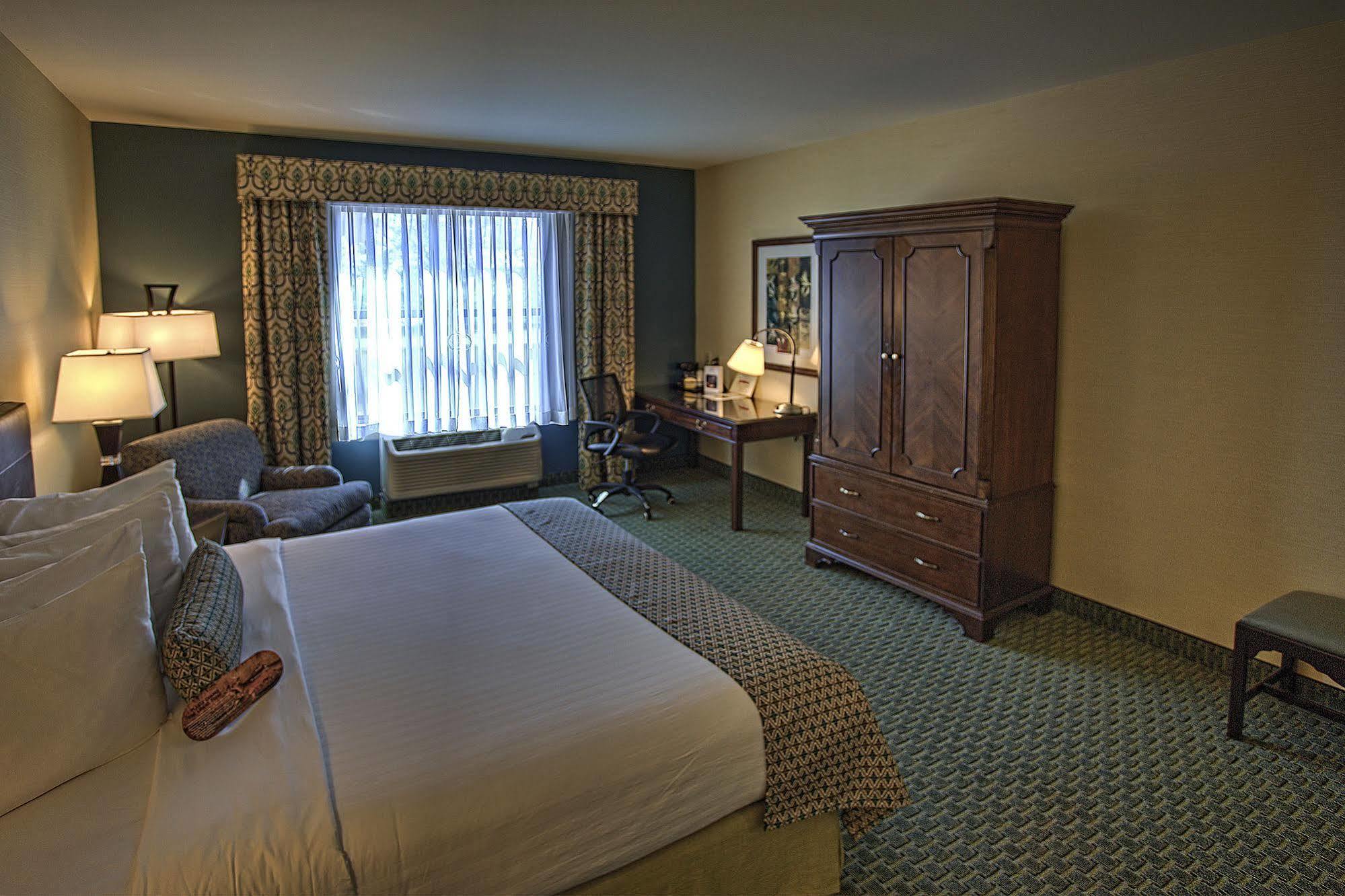 Hotel The Warner